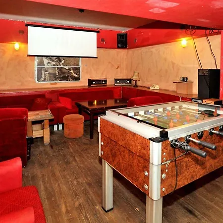 Хостел Good Bye Lenin Pub & Garden *