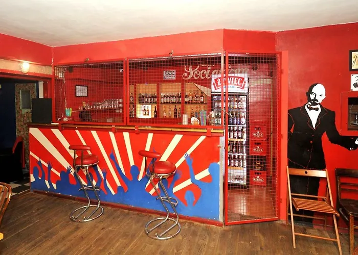 Хостел Good Bye Lenin Pub & Garden Краков