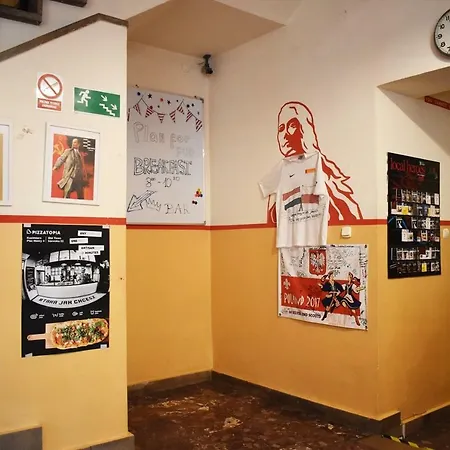 Hostel Good Bye Lenin Pub & Garden *
