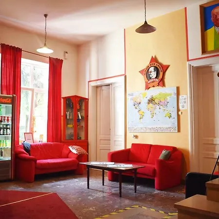 Good Bye Lenin Pub & Garden Vandrerhjem *